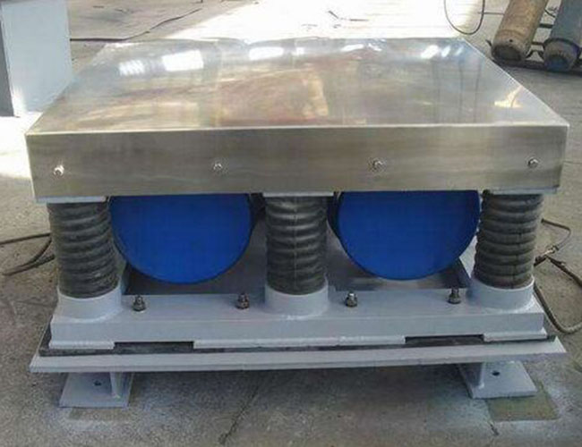 模具振動專用震實(shí)臺特點(diǎn)有哪些？